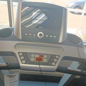Life Fitness T3 Treadmill w/ Go Console — [Display Model]